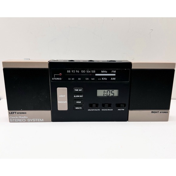 Vintage 1980s U.S.‎ News Clock/Radio Model US 2 - Picture 1 of 8